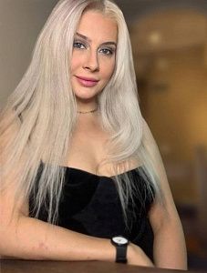 Детализированные фото и отзывы Адель